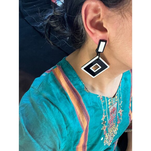 Large Black white Pierced retro acrylic Abstract statement chunky Earring 3.25" - Picture 3 of 4